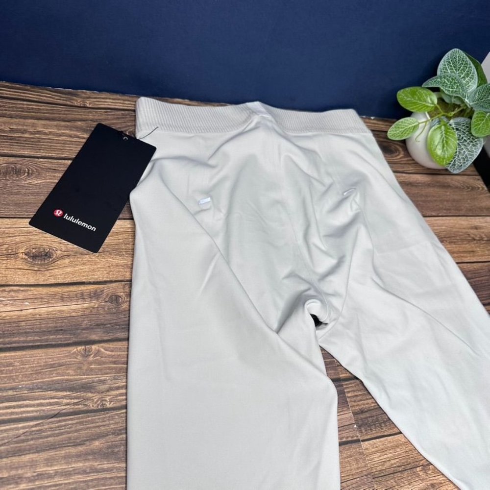 Lululemon License to Train Tight 21" NWT Size XXL (Vapor) - Picture 12 of 14